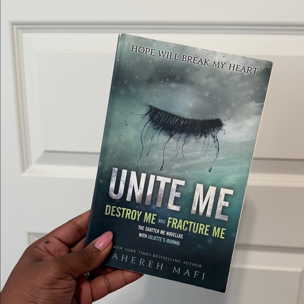 Unite Me Book by Tahereh Mafi
